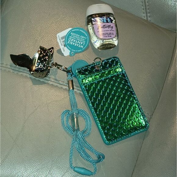 Bath & Body Works Wearable Lanyard Pocketbac Holder, ID Badge Card Holder New - Picture 1 of 10